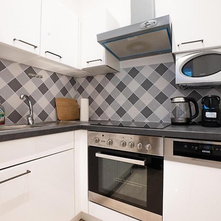 Apartment In The Central Area. 5 Minute'S Walk To The Danube. Вена Экстерьер фото
